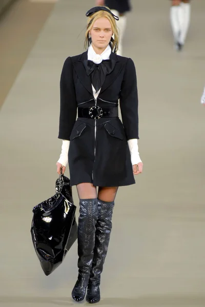 Look 11